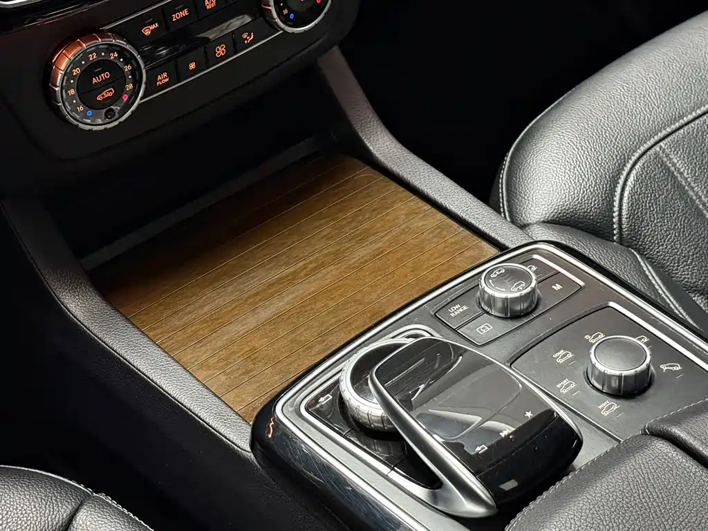 Mercedes-Benz GLS 2018 — фото 10