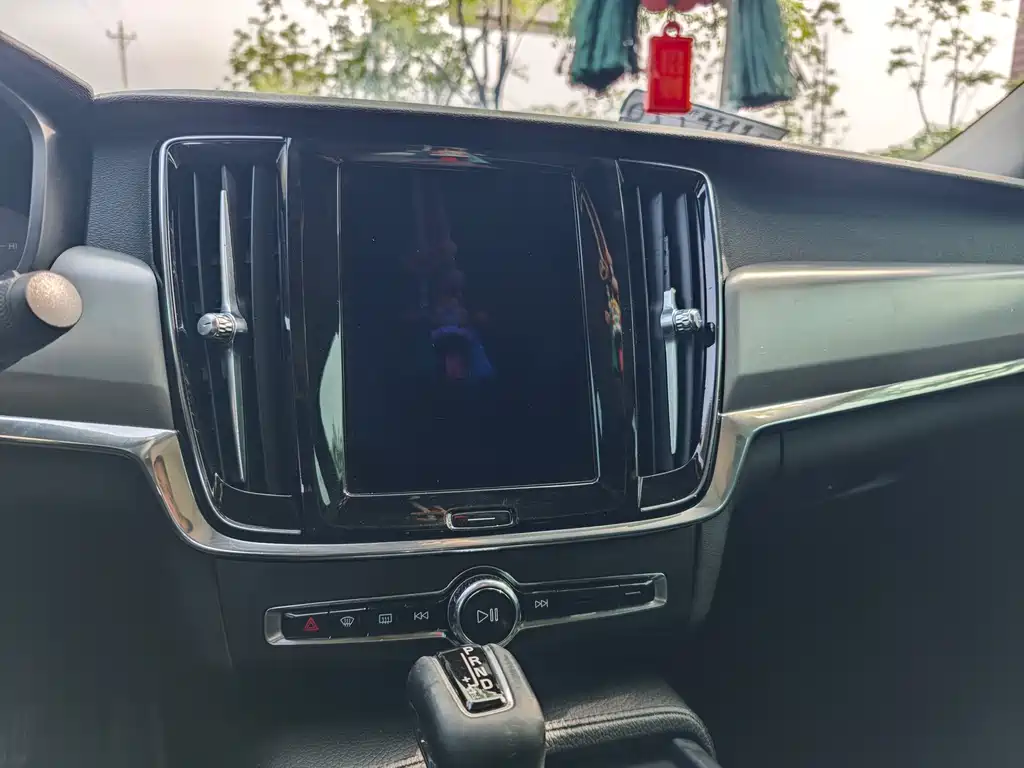 Volvo S90 2018 — фото 15