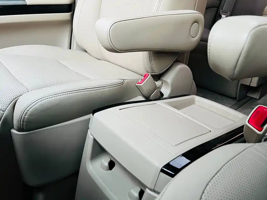 Toyota Alphard 2013 — фото 26