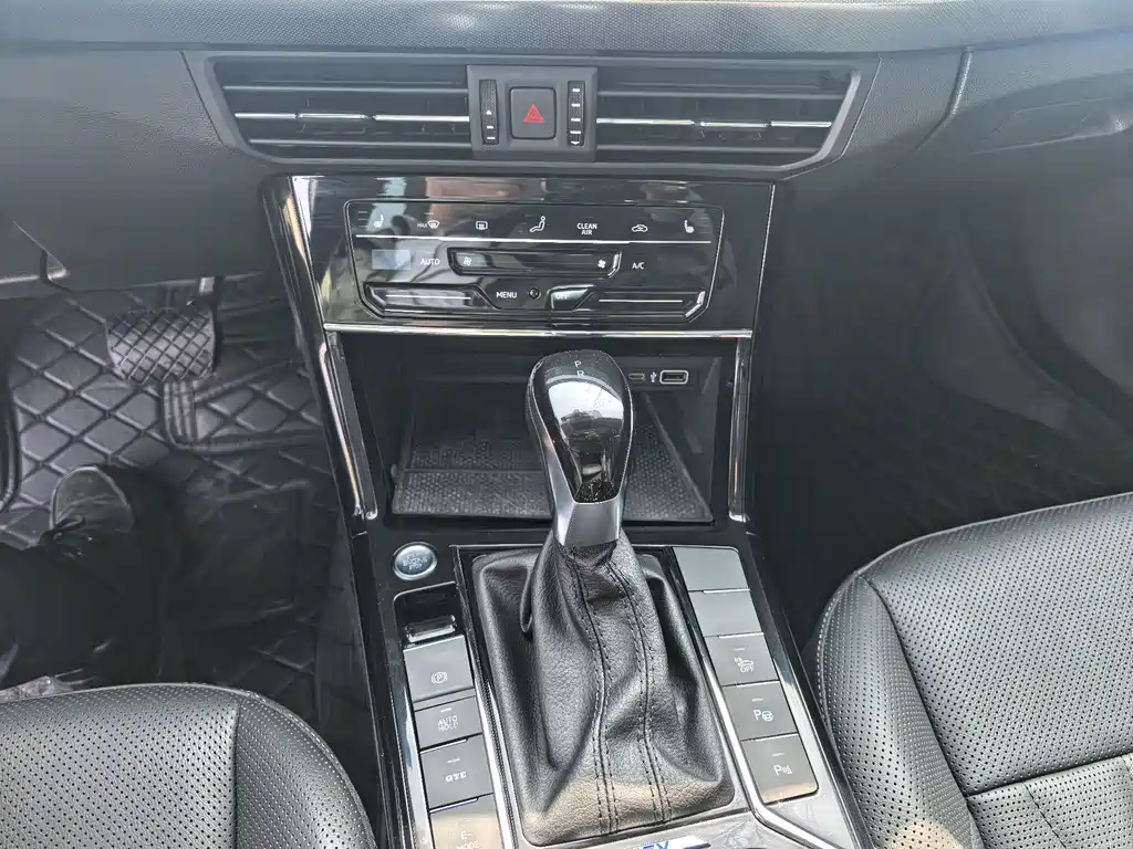 Volkswagen Passat New Energy 2022 — фото 23