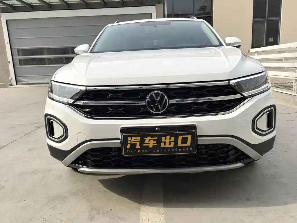 Volkswagen T-Roc 2023 — фото 2