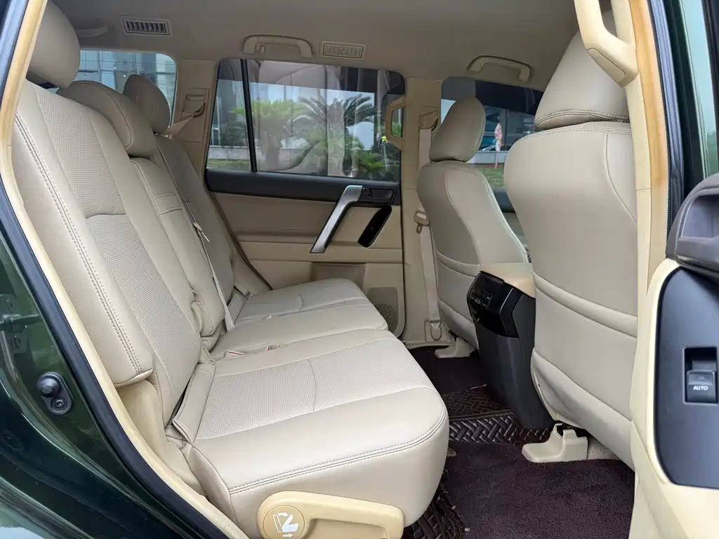 Toyota Prado 2016 — фото 11