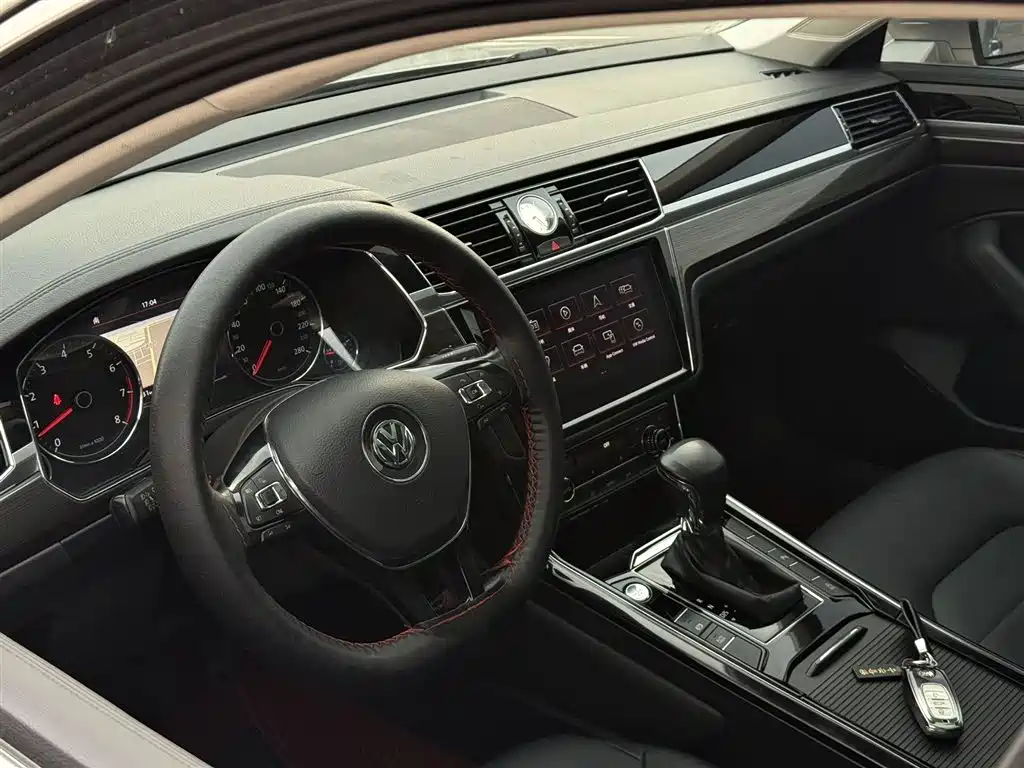 Volkswagen Phideon 2018 — фото 10
