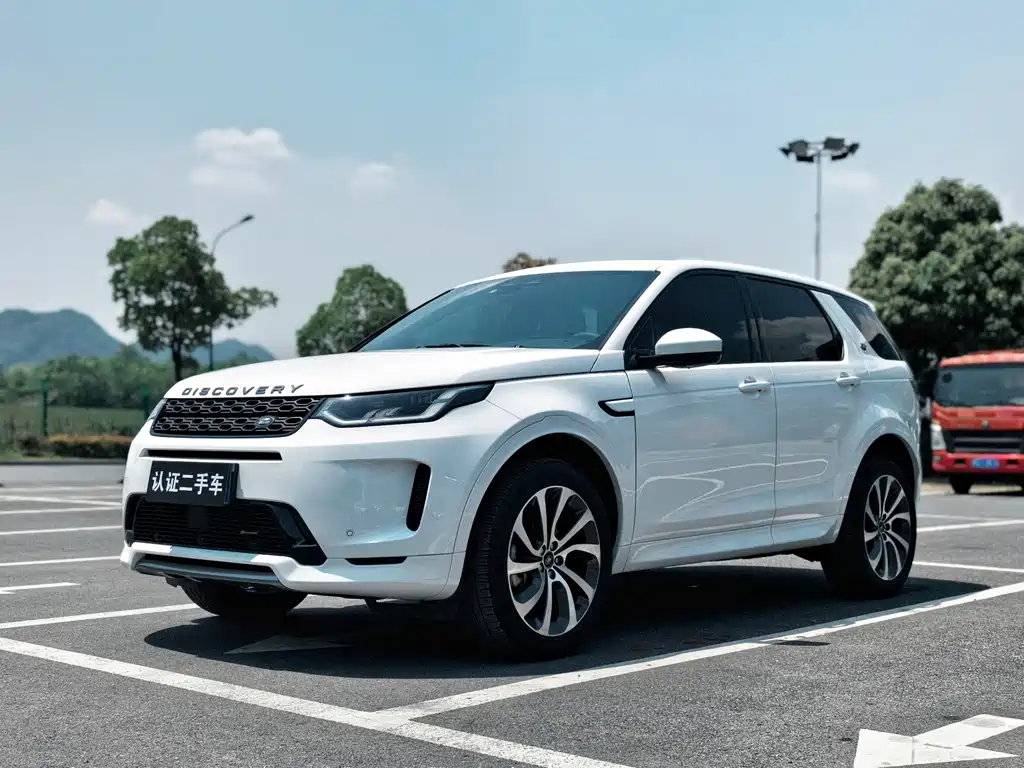 Land Rover Discovery Sport 2023 — фото 1
