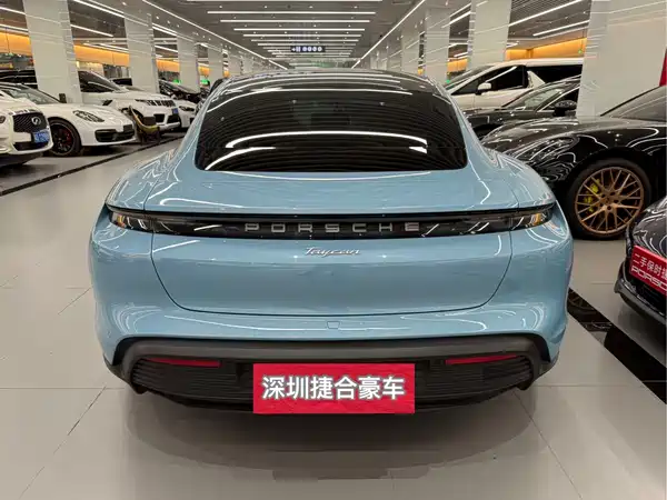 Porsche Taycan 2022
