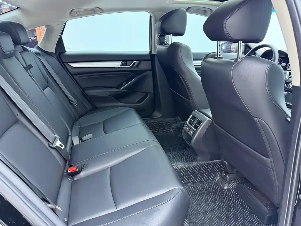 Honda Accord 2022 — фото 16