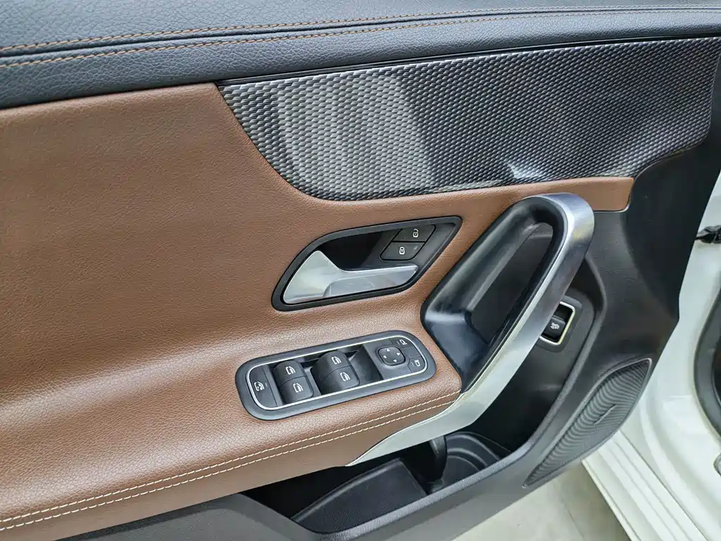 Mercedes-Benz A-Class 2019 — фото 13