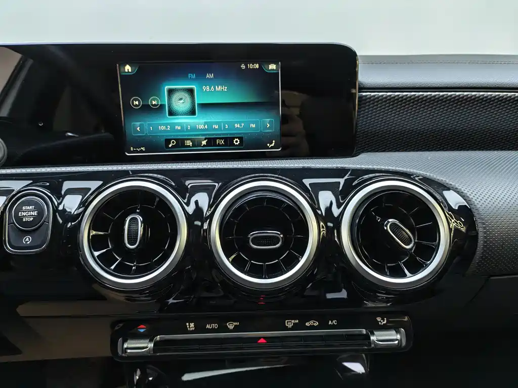 Mercedes-Benz A-Class 2019 — фото 16