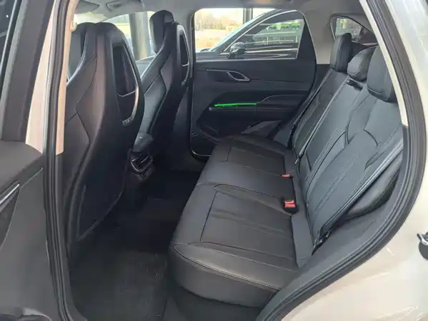Hongqi HS3 2023