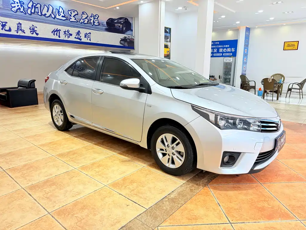Toyota Corolla 2015 — фото 3