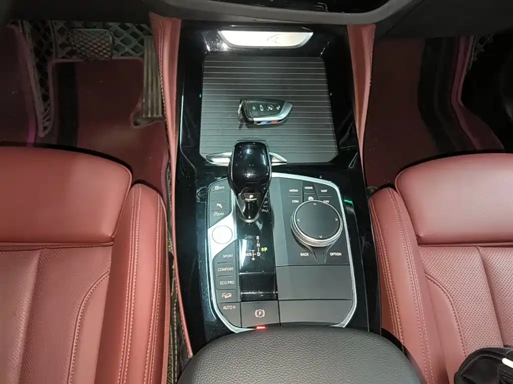 BMW X4 2022 — фото 14