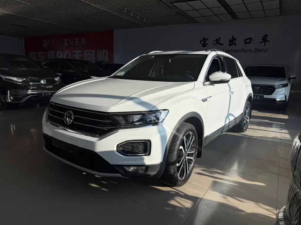 Volkswagen T-Roc 2022 — фото 1