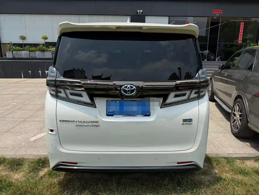 Toyota Vellfire 2023