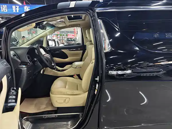 Toyota Alphard 2015