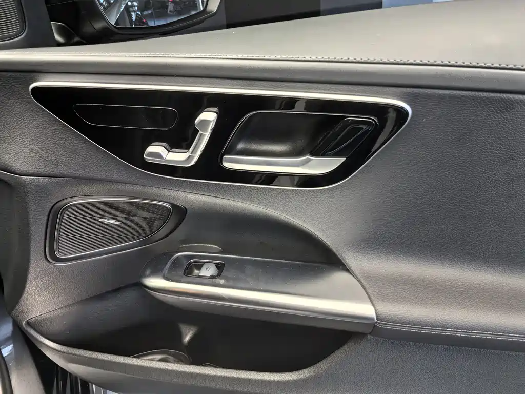 Mercedes-Benz C-Class 2022 — фото 10