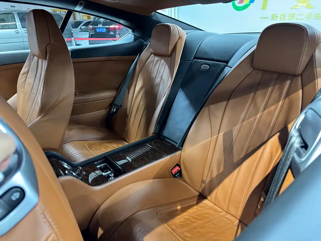 Bentley Continental 2013 — фото 18