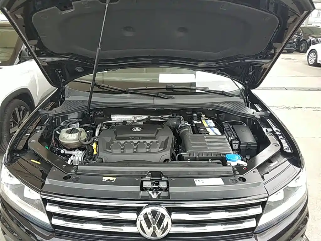 Volkswagen Tiguan L 2020 — фото 20