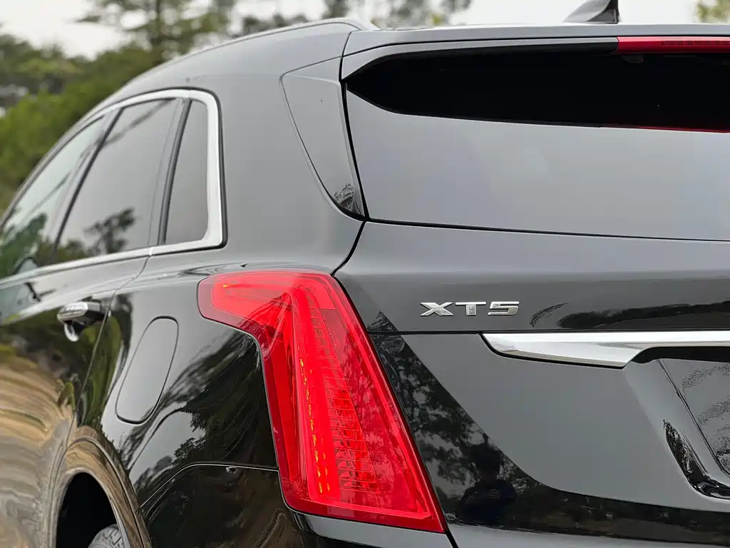Cadillac XT5 2018 — фото 27