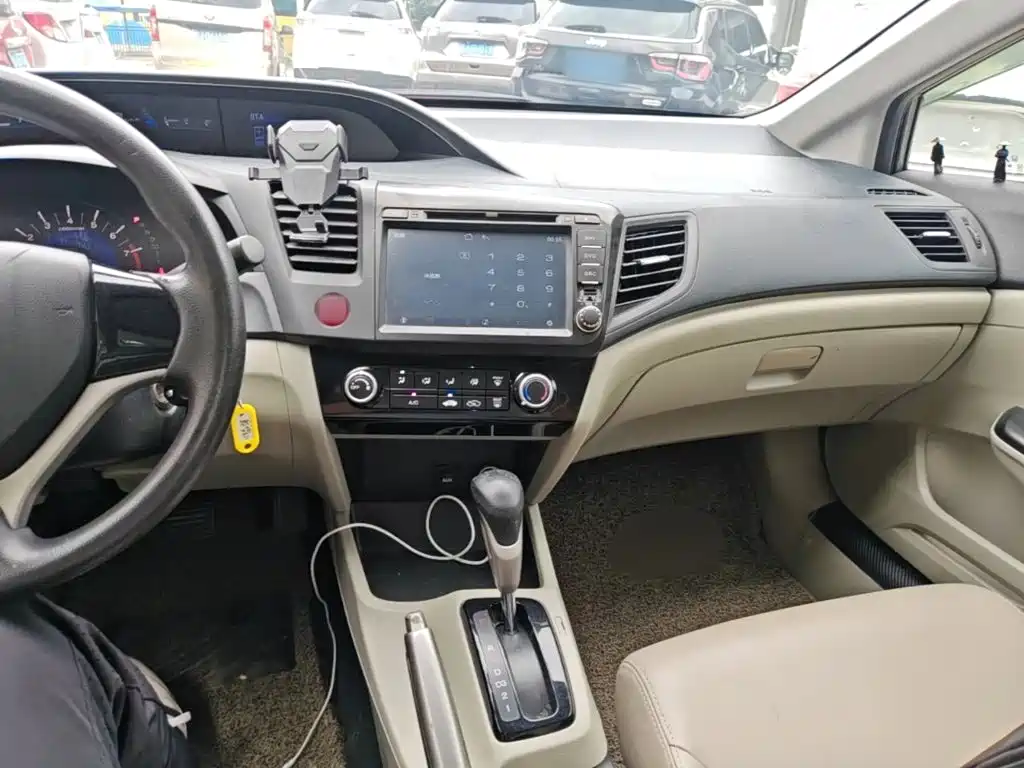 Honda Civic 2015 — фото 10