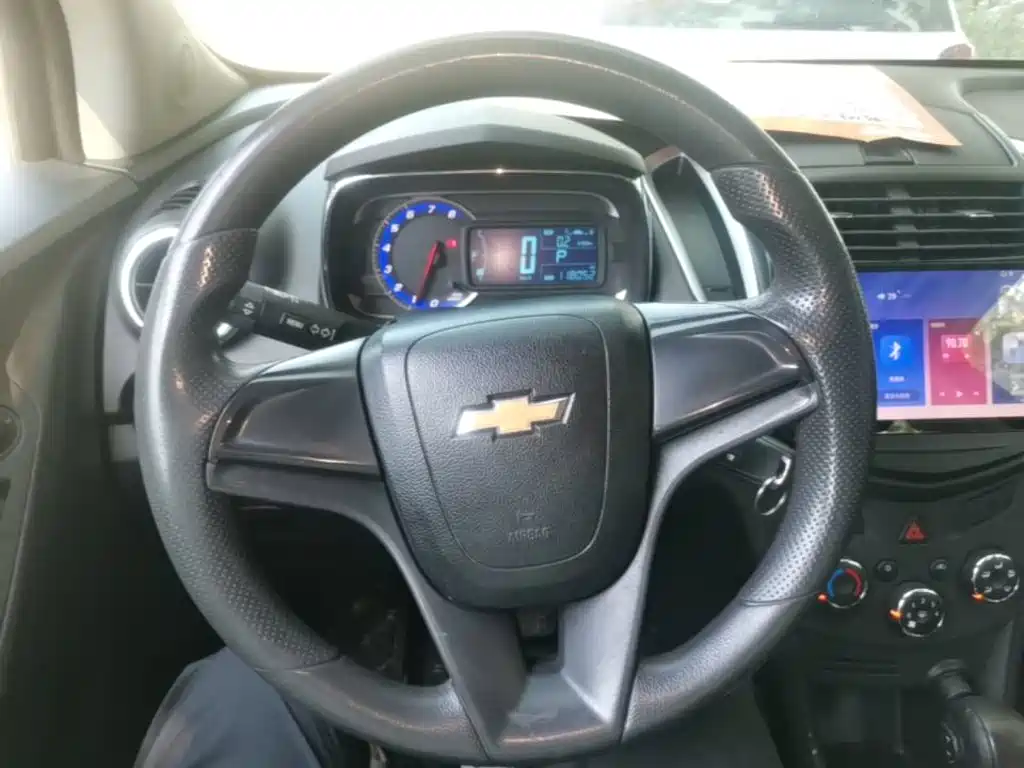 Chevrolet Trax 2015 — фото 11