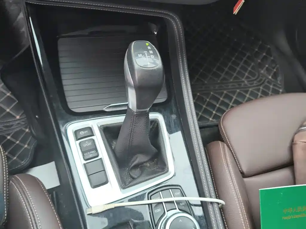 BMW 1 Series 2019 — фото 15