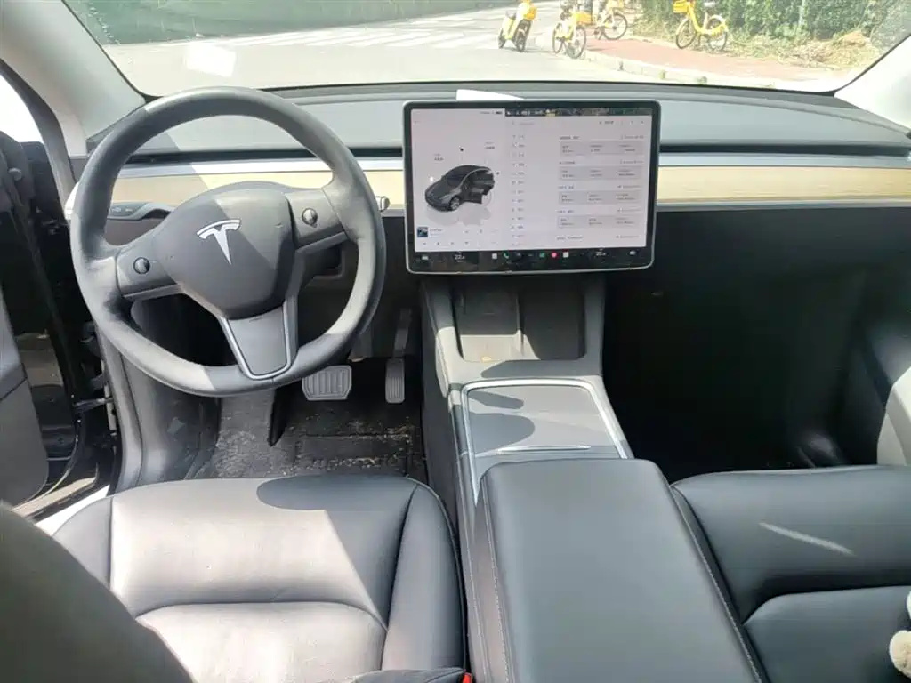 Tesla Model Y 2023 — фото 10