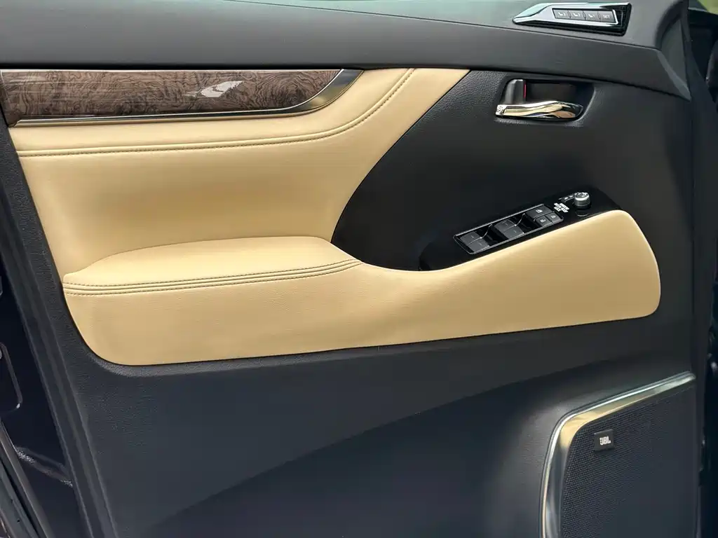 Toyota Vellfire 2022 — фото 14