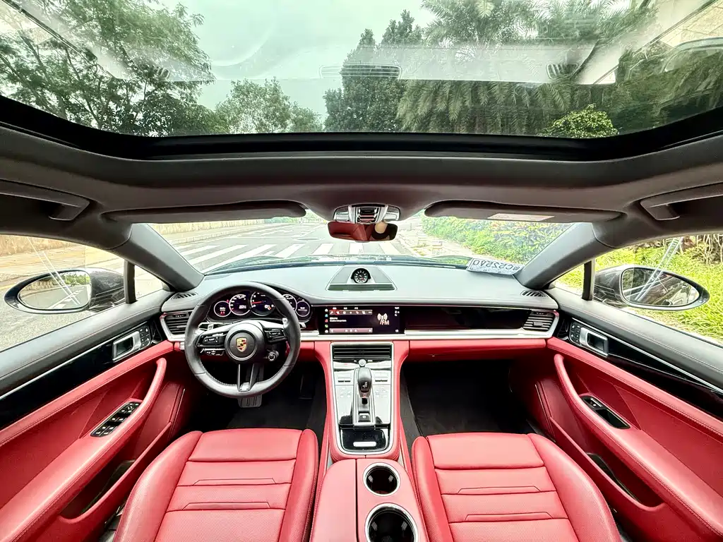 Porsche Panamera 2023