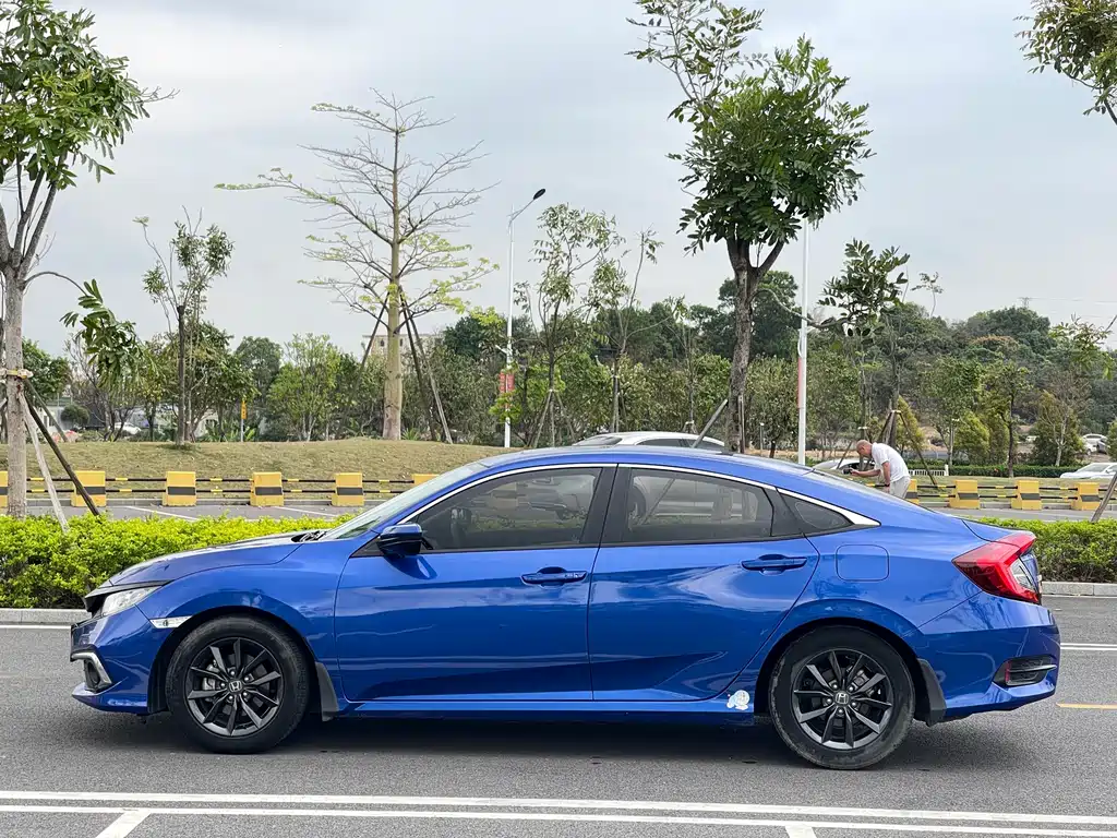 Honda Civic 2021 — фото 11