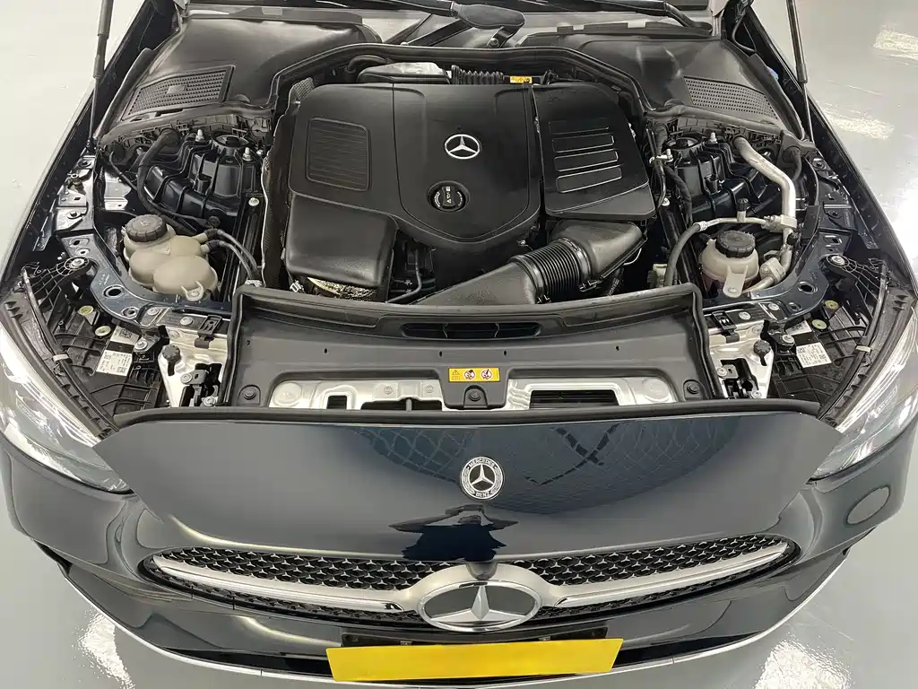 Mercedes-Benz C-Class 2024 — фото 17