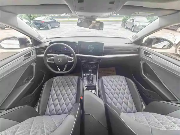Volkswagen Sagitar 2023