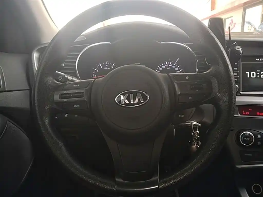 Kia K5 2015 — фото 11