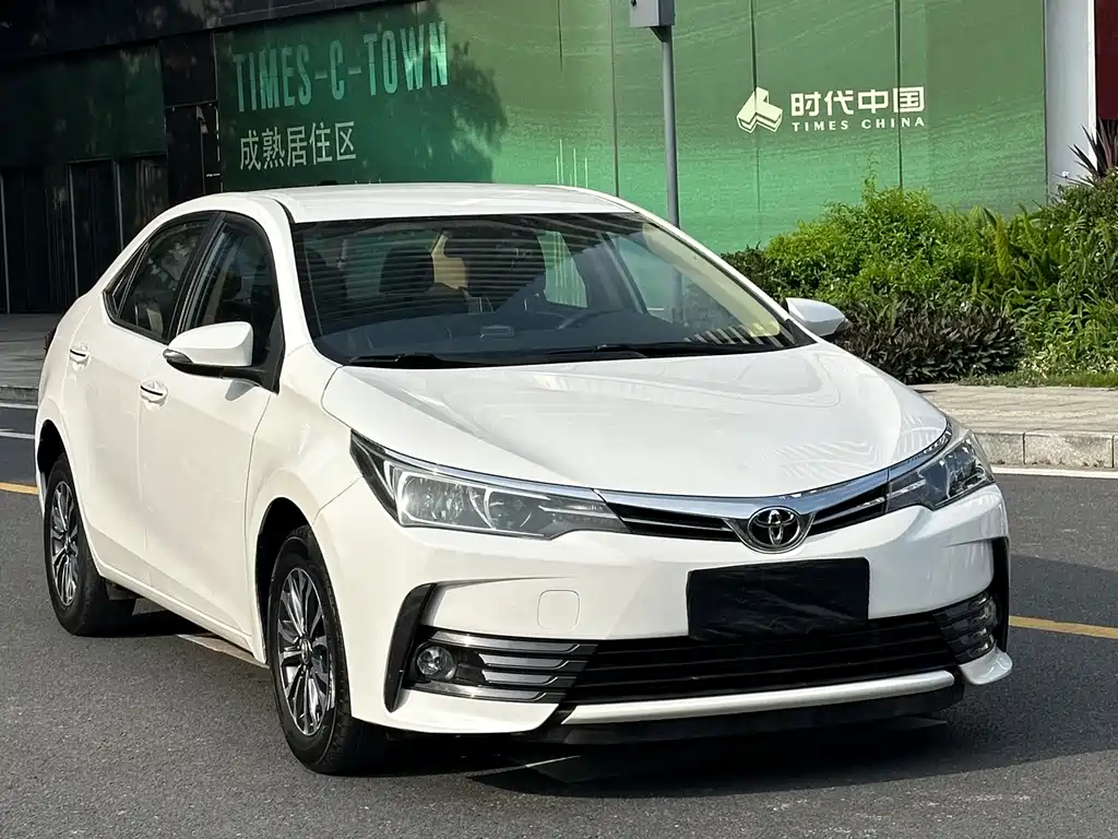 Toyota Corolla 2018 — фото 4