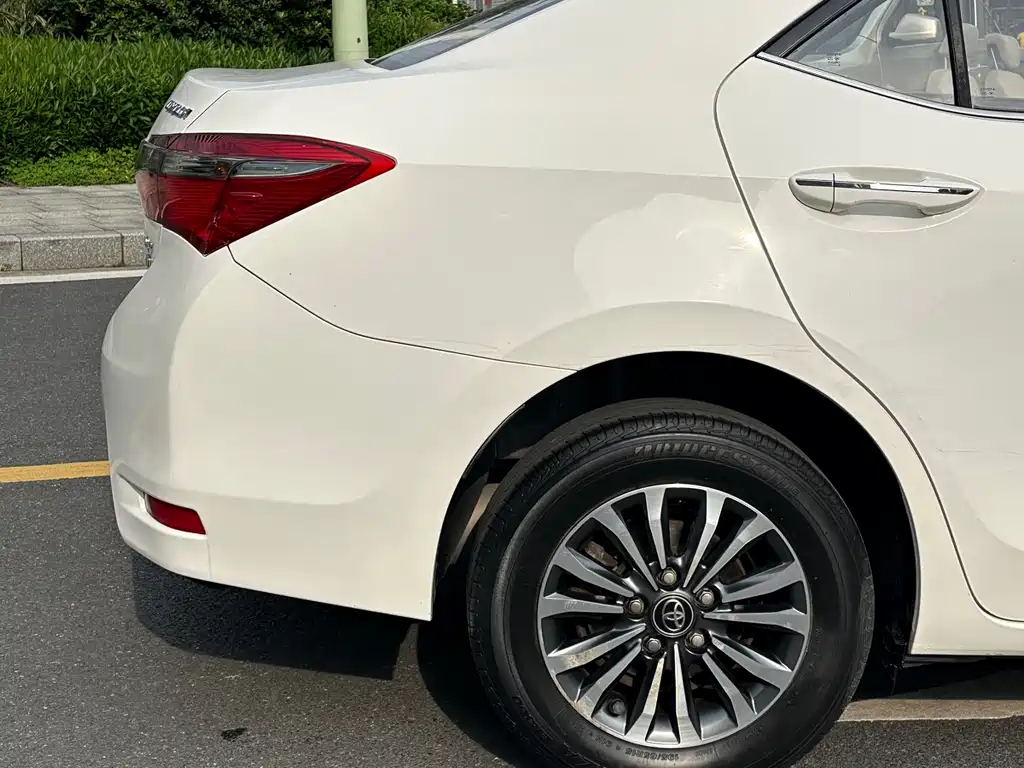 Toyota Corolla 2018 — фото 23