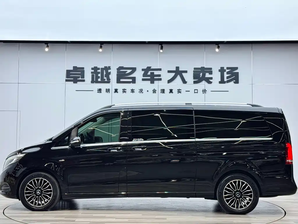 Mercedes-Benz V-Class 2018 — фото 20