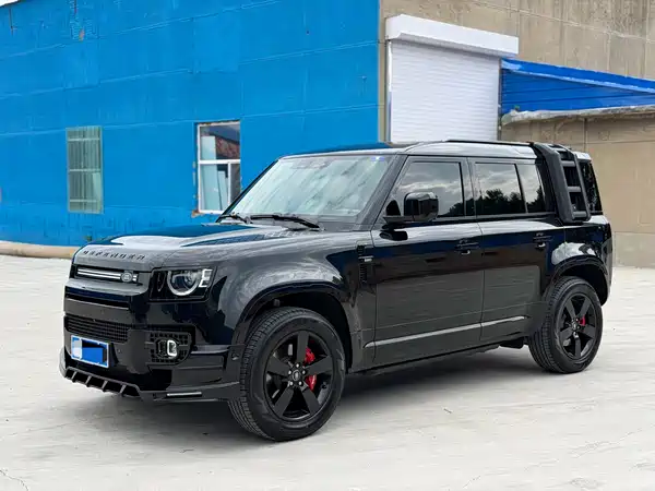 Land Rover Defender 2025