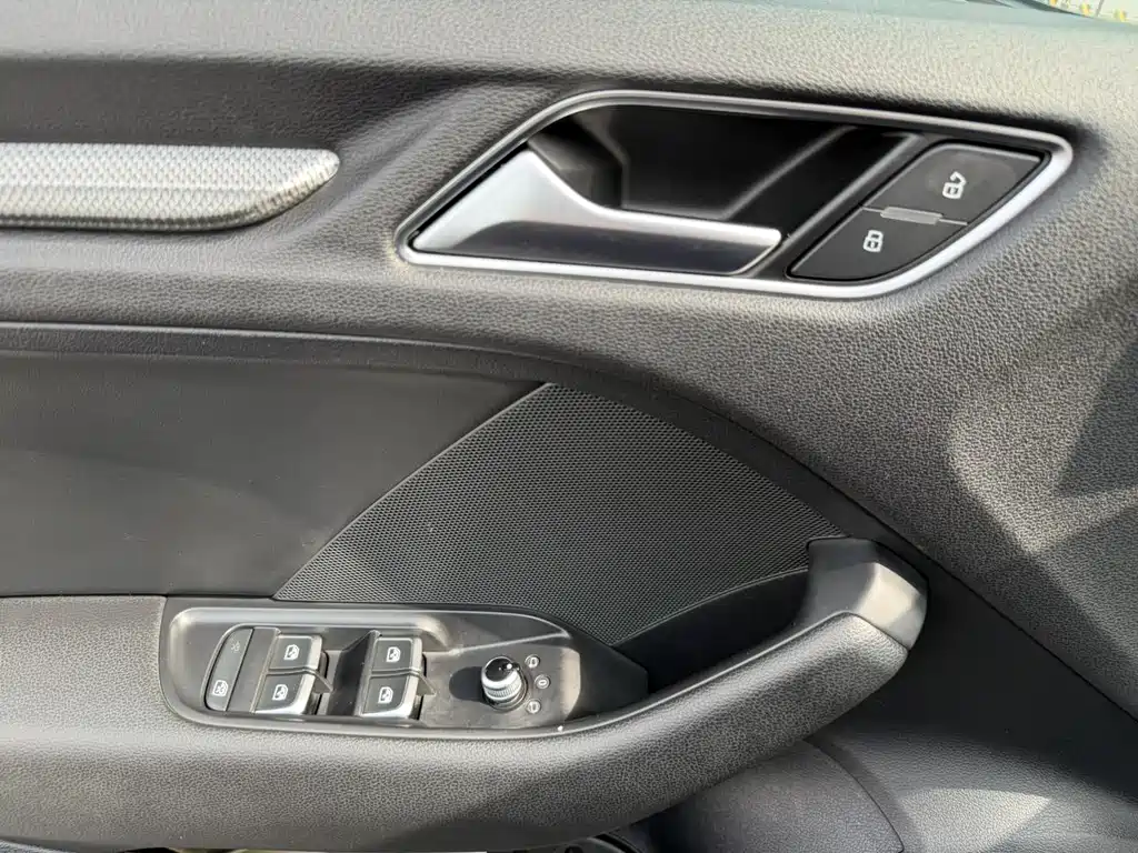 Audi A3 2018 — фото 23