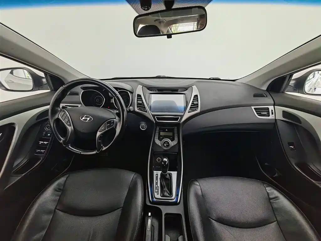 Hyundai Elantra Langdong 2016 — фото 5