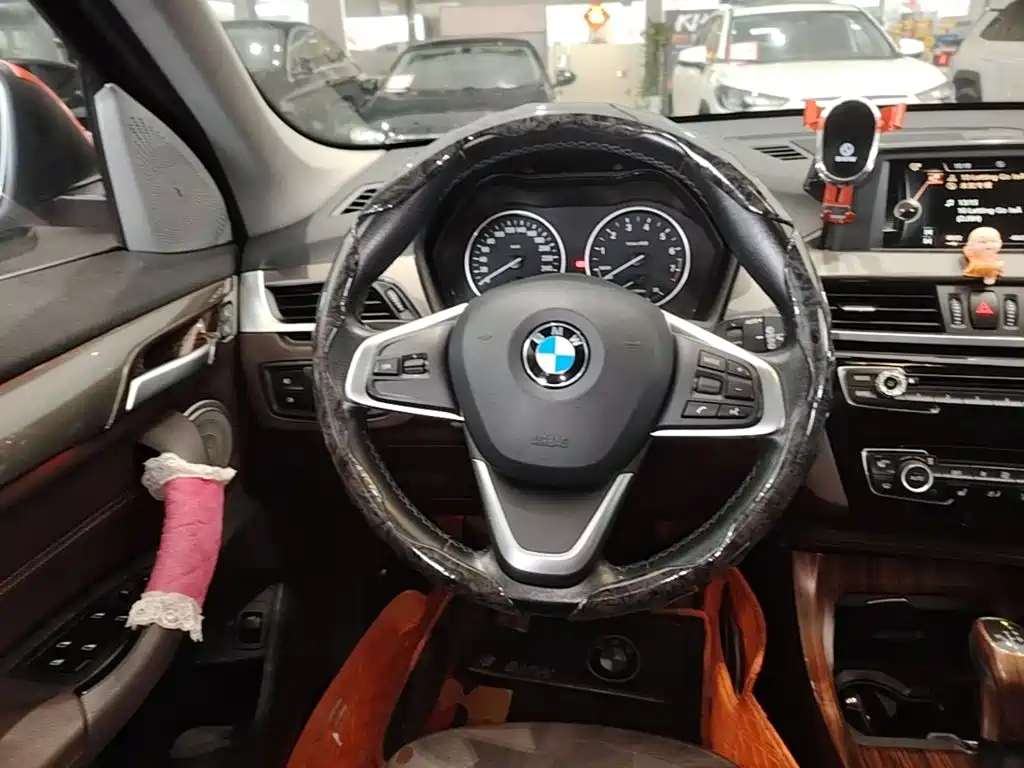 BMW X1 2017 — фото 11