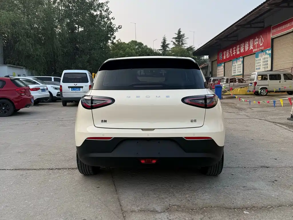 Geely Galaxy Starwish 2025 — фото 10