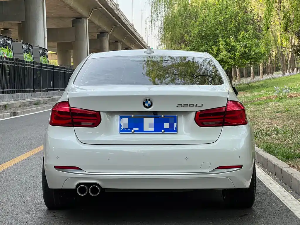 BMW 3 Series 2018 — фото 4