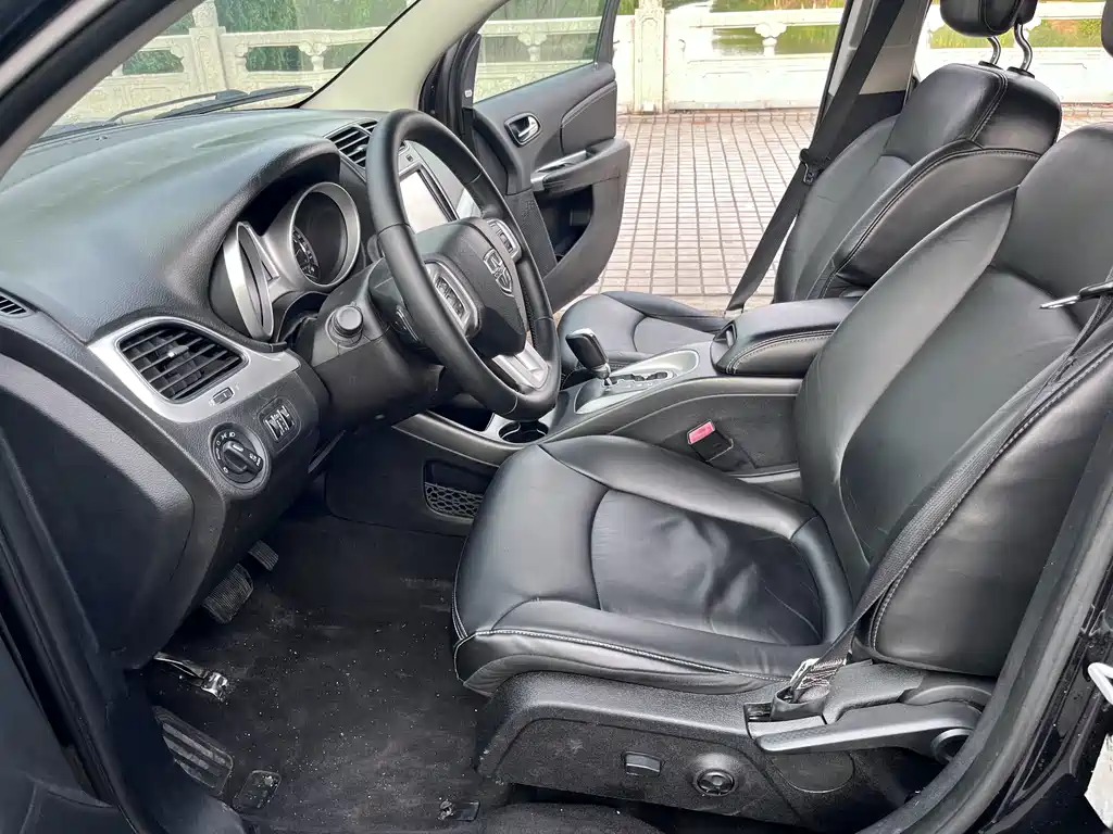 Dodge Journey 2014 — фото 16