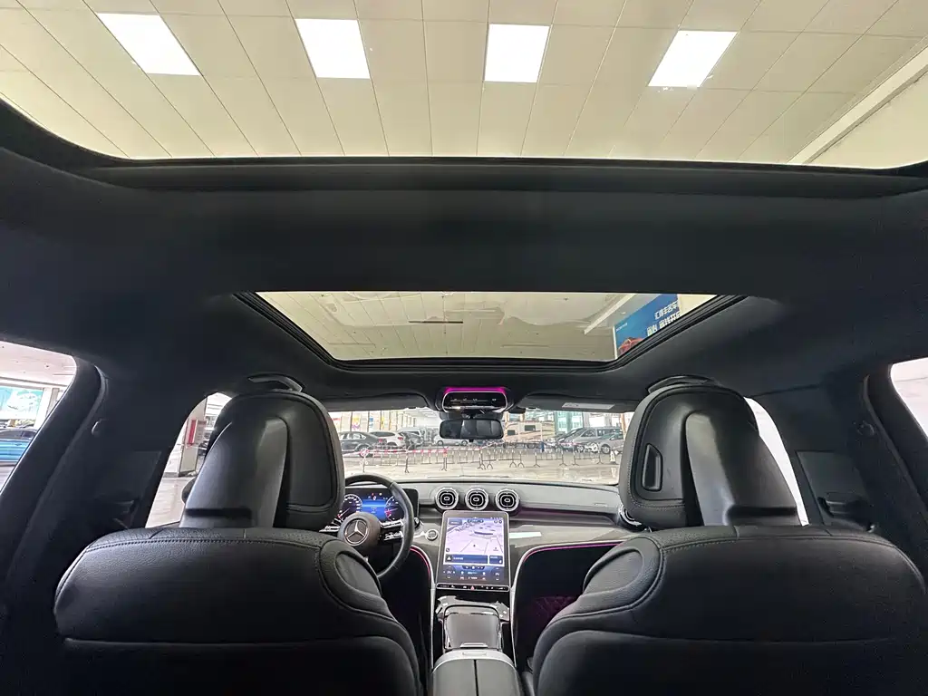 Mercedes-Benz C-Class 2023 — фото 17