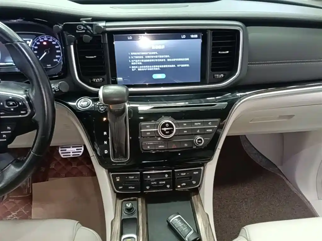 GAC Motor Trumpchi M8 2018 — фото 13