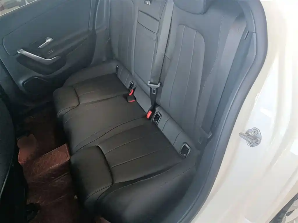 Mercedes-Benz A-Class 2022 — фото 17