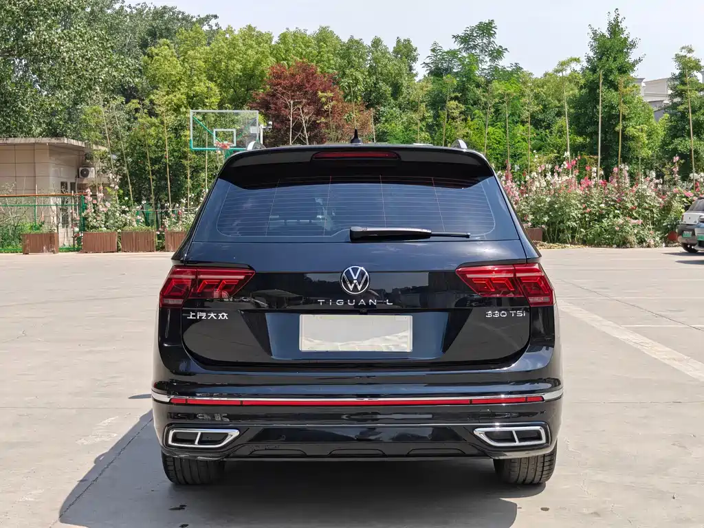 Volkswagen Tiguan L 2023 — фото 8