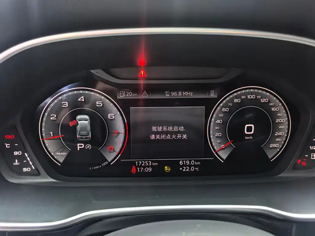 Audi Q3 2022 — фото 16