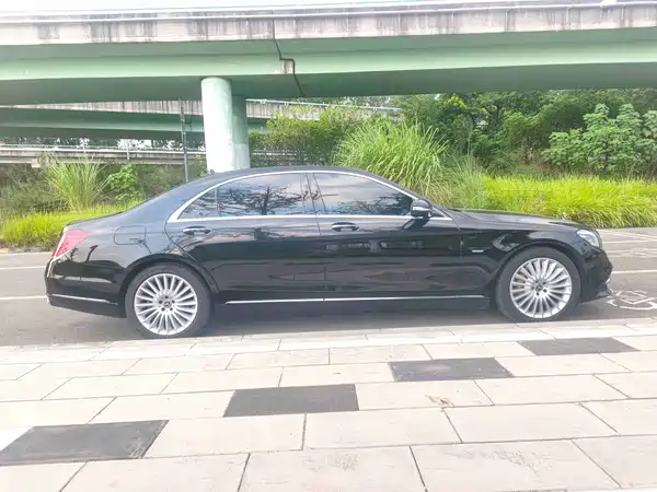 Mercedes-Benz S-Class 2021