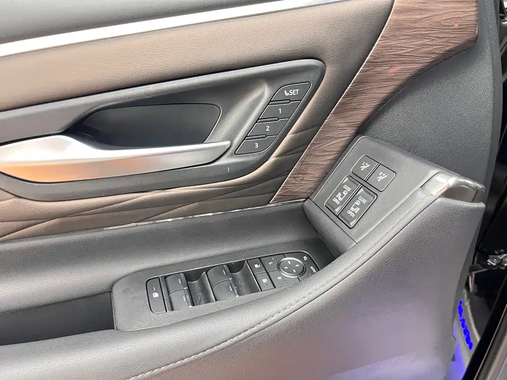 Toyota Vellfire 2024 — фото 15