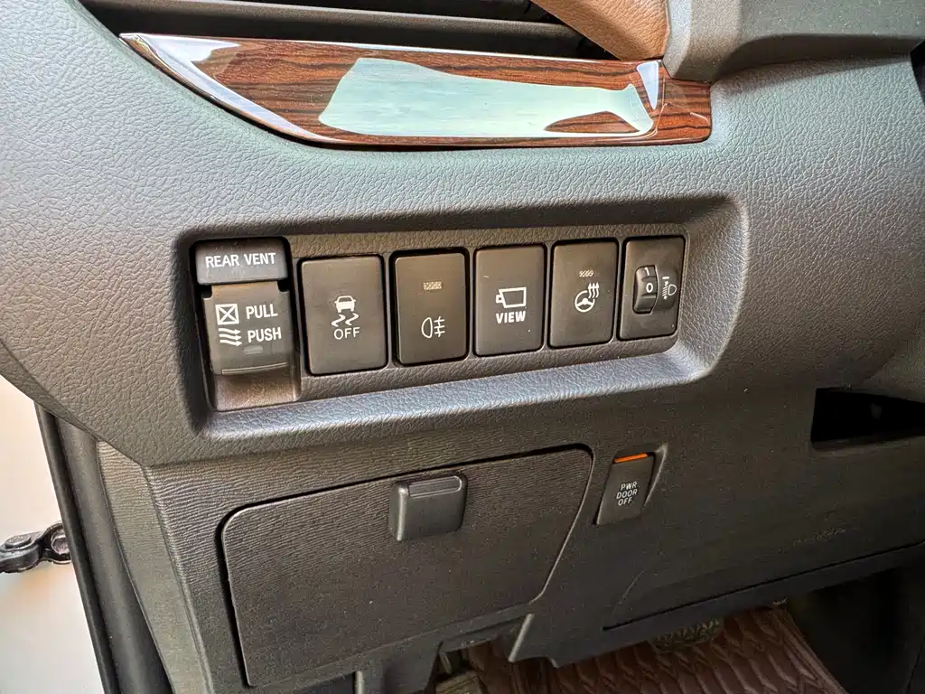 Toyota Sienna 2019 — фото 19